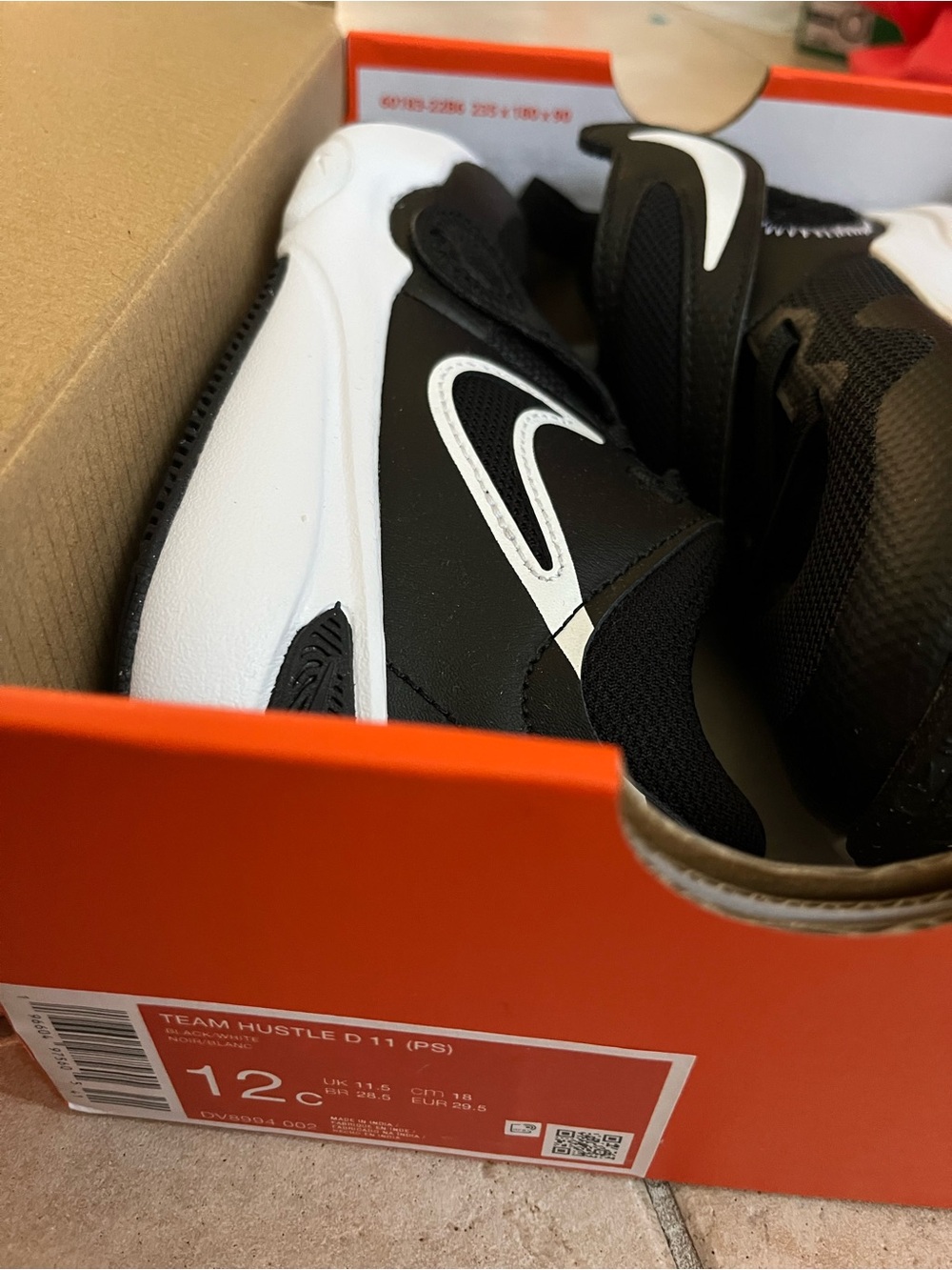 Nike Kids' Team Hustle D 11 Basketball Shoes - Picture 11 of 11